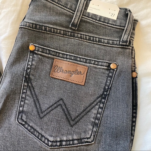 Wrangler Exaggerated Boot Jean - Picture 4 of 8